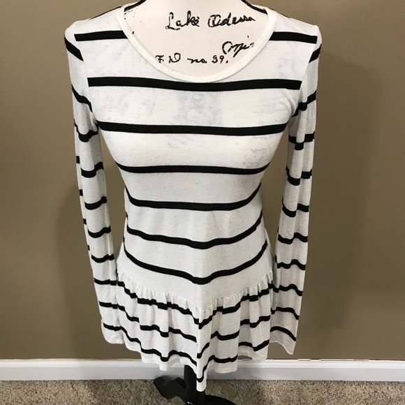 Xhilaration | B&W Striped Peplum Top - Picture 2 of 8